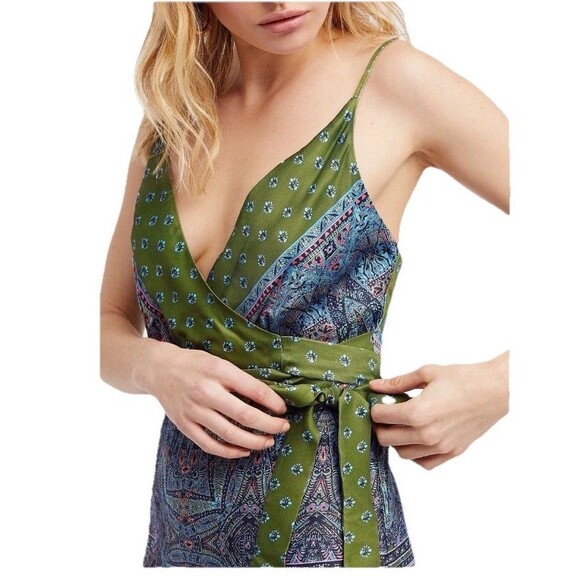 Free People One Piece Blue Jumpsuit Sz 4 Wide Leg Flowy Spaghetti Straps Boho - Picture 1 of 15